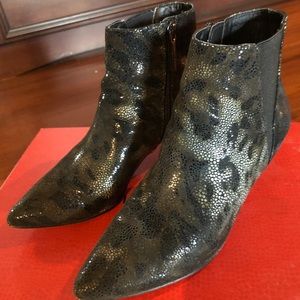 Donald Pliner Black Natural Stingray Print Booties